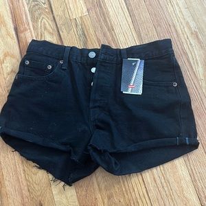 Levi 501 black jean short NWT